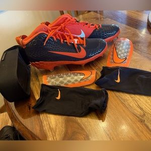 Nike Fastflex zoom trout 856 cleats w/matching shin guards & shin sleeves.